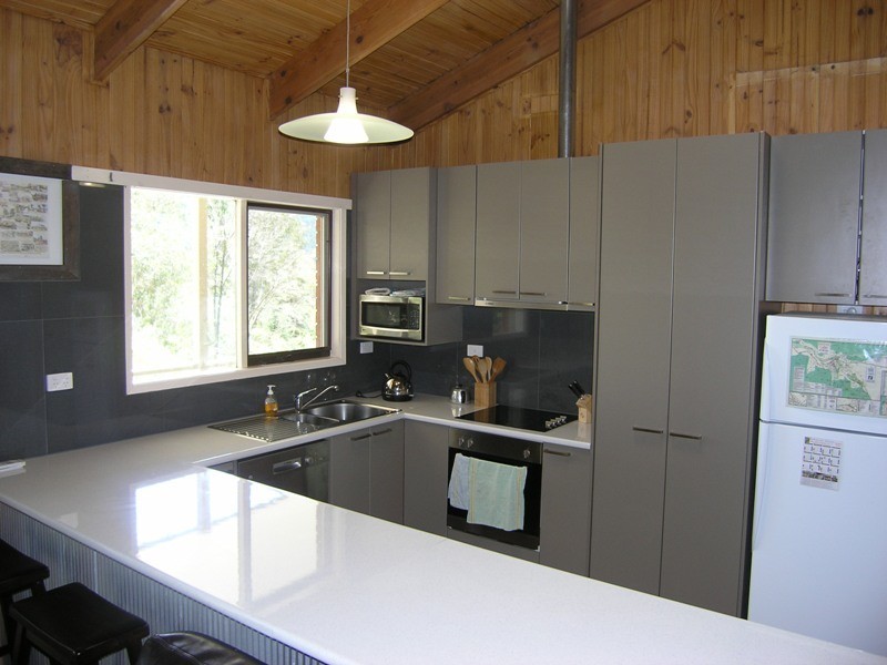 25 Walkers Lane, Bright VIC 3741