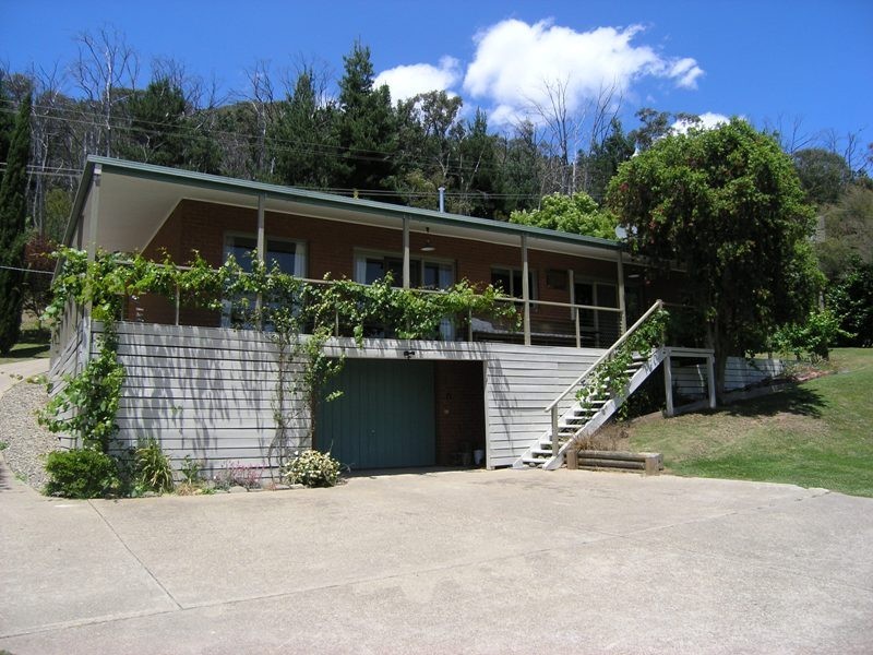 25 Walkers Lane, Bright VIC 3741