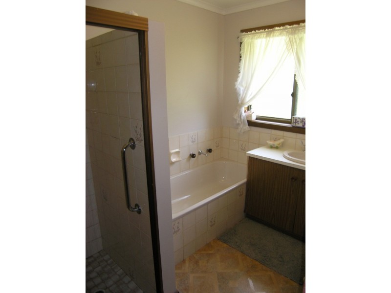 20 Alrima Court, Bright VIC 3741