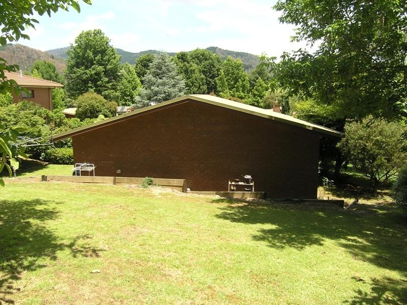 20 Alrima Court, Bright VIC 3741