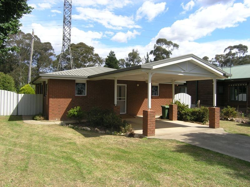 16 Lumley Drive, Bright VIC 3741
