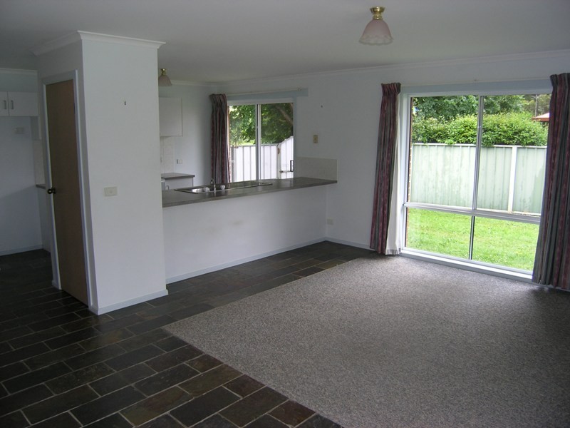 16 Lumley Drive, Bright VIC 3741