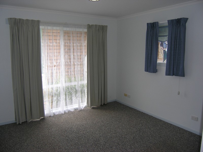 16 Lumley Drive, Bright VIC 3741