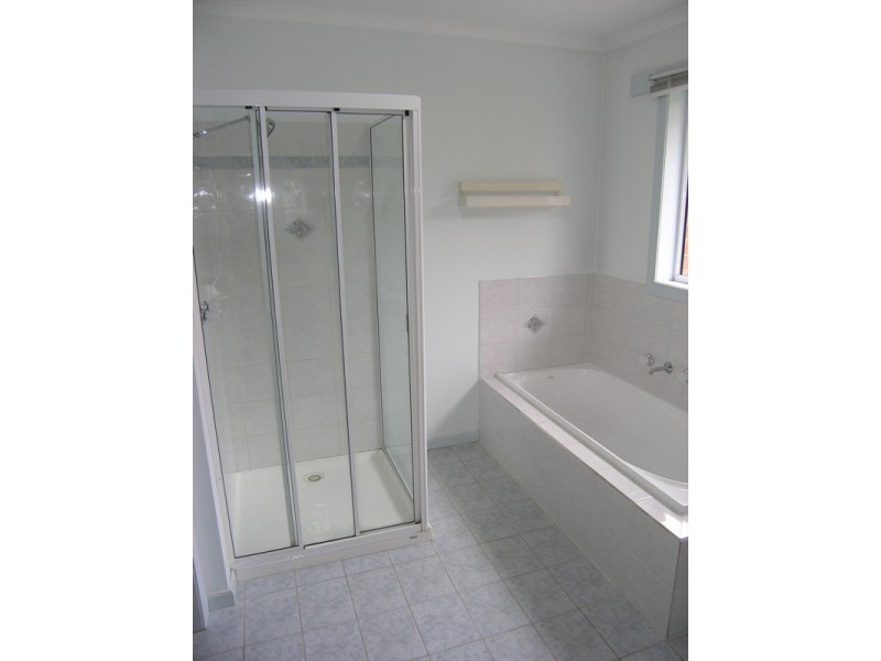 16 Lumley Drive, Bright VIC 3741