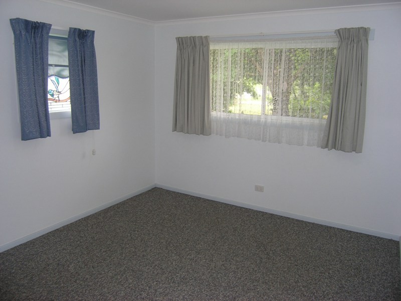 16 Lumley Drive, Bright VIC 3741