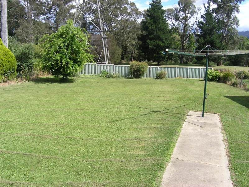 16 Lumley Drive, Bright VIC 3741