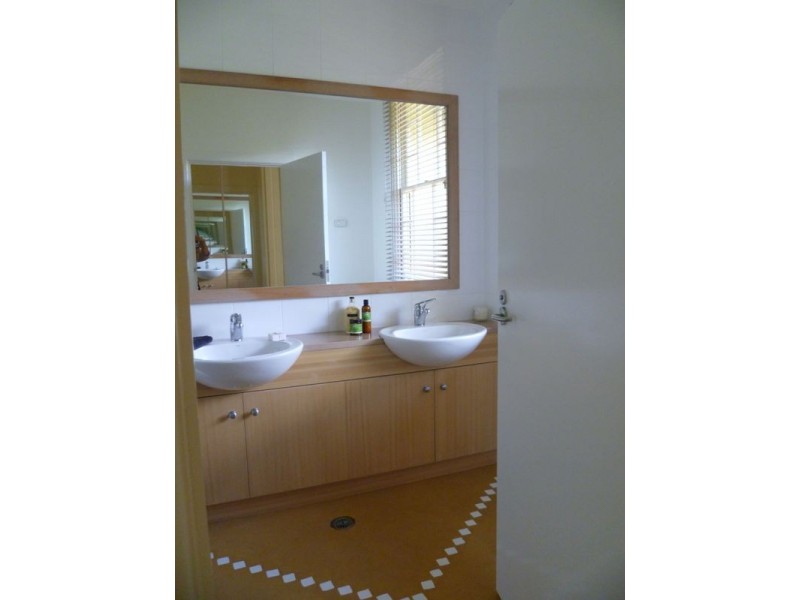 42 White Star Road, Wandiligong VIC 3744