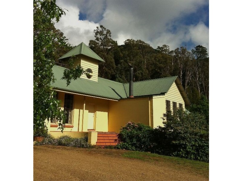 42 White Star Road, Wandiligong VIC 3744