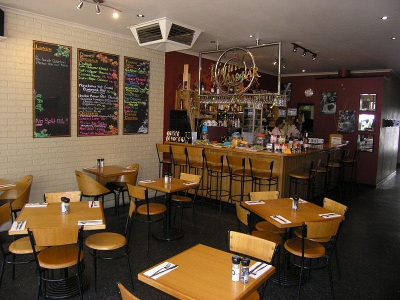 8 Anderson Street, Bright VIC 3741