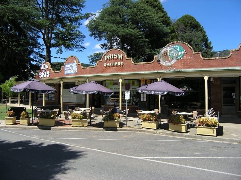 8 Anderson Street, Bright VIC 3741