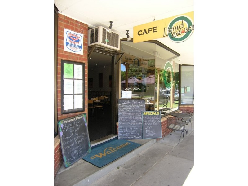 8 Anderson Street, Bright VIC 3741