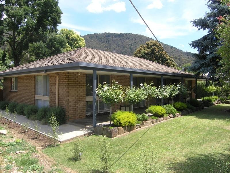 52 Gavan Street, Bright VIC 3741