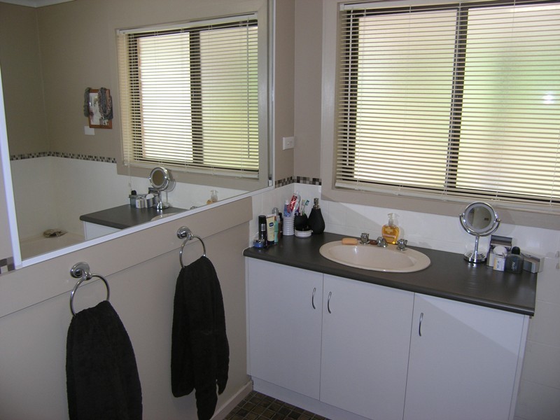 52 Gavan Street, Bright VIC 3741