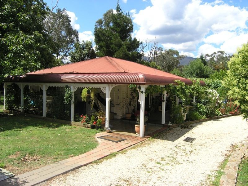 7257 Great Alpine Road, Bright VIC 3741