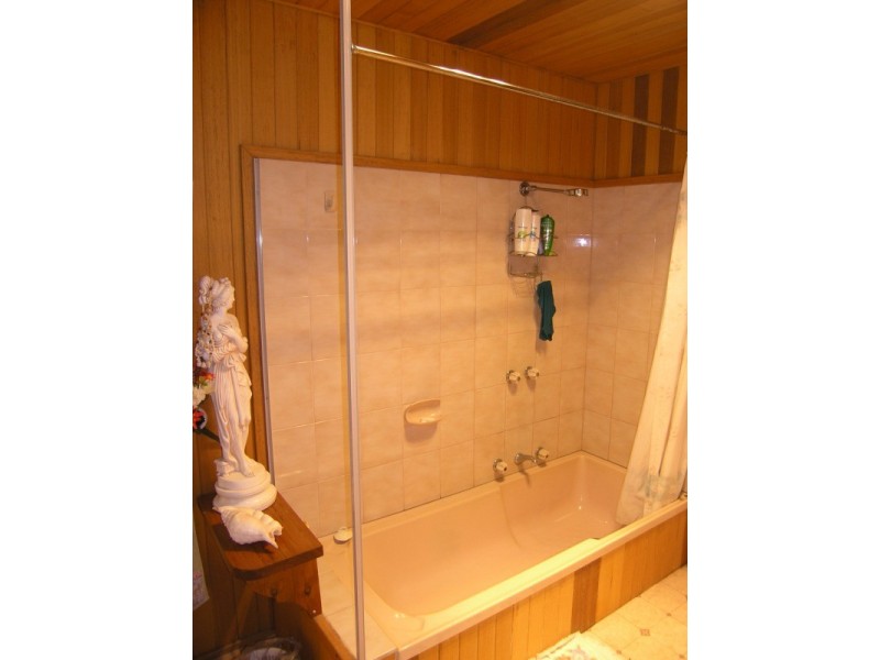 7257 Great Alpine Road, Bright VIC 3741