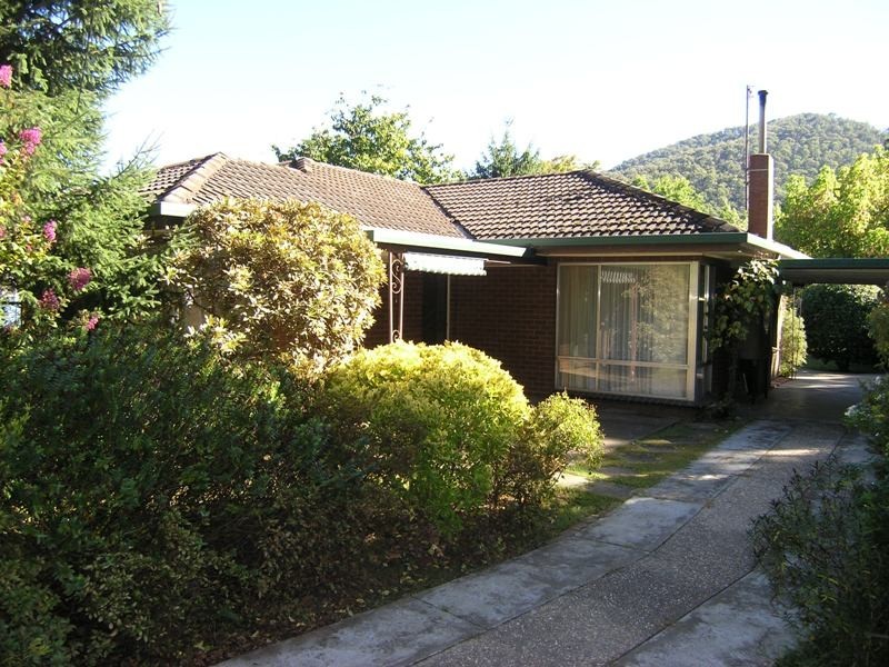 65 Delany Avenue, Bright VIC 3741