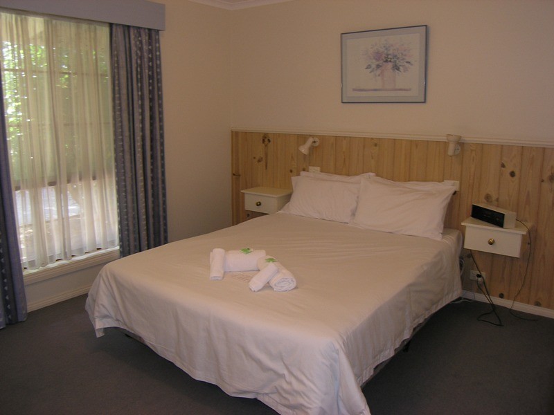 4/1-5 Racecourse Road, Bright VIC 3741