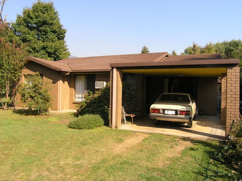 23 Hawthorn Lane, Bright VIC 3741