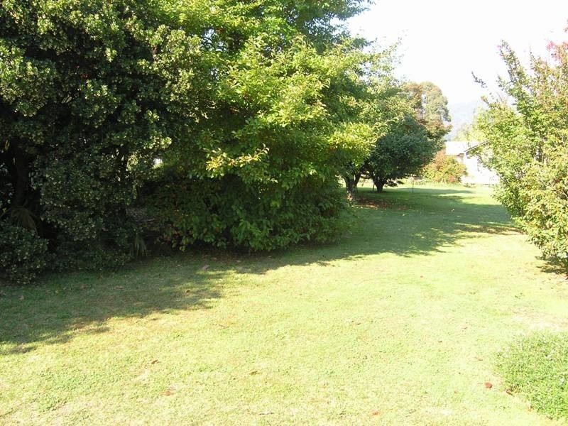 23 Hawthorn Lane, Bright VIC 3741