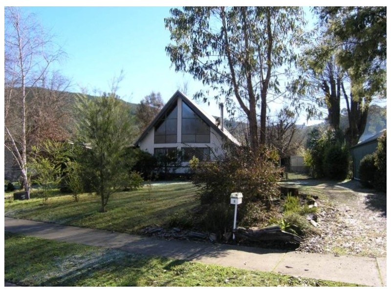 3 Lumley Drive, Bright VIC 3741