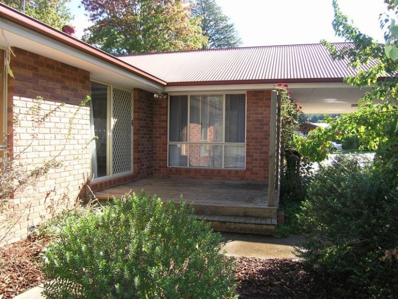 8 Mt Porepunkah Rd, Bright VIC 3741