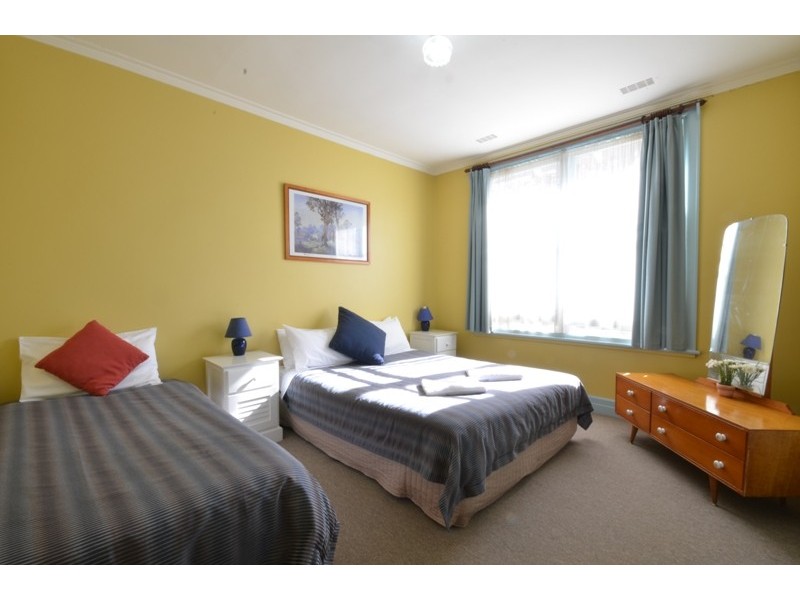 6 Wood Street, Bright VIC 3741