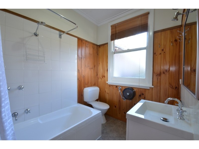 6 Wood Street, Bright VIC 3741