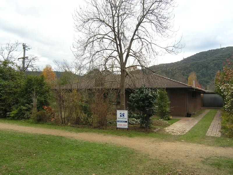 43 Delany Avenue, Bright VIC 3741