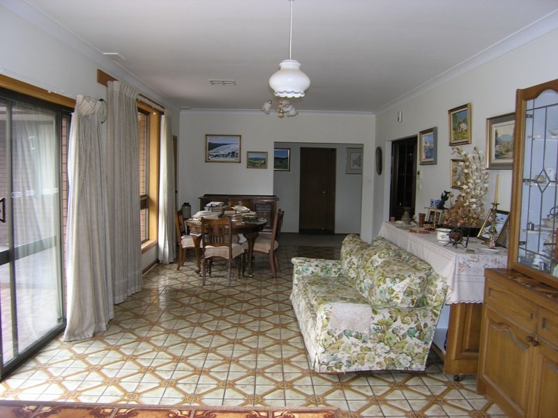 43 Delany Avenue, Bright VIC 3741