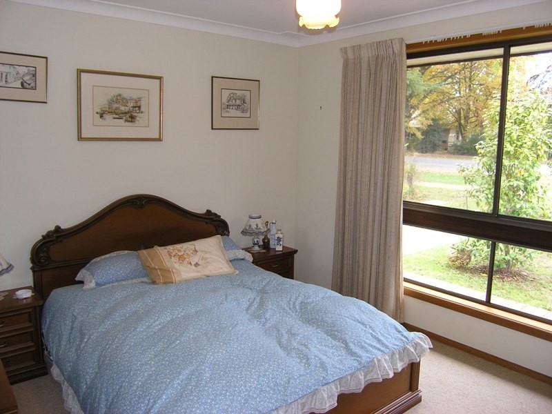 43 Delany Avenue, Bright VIC 3741