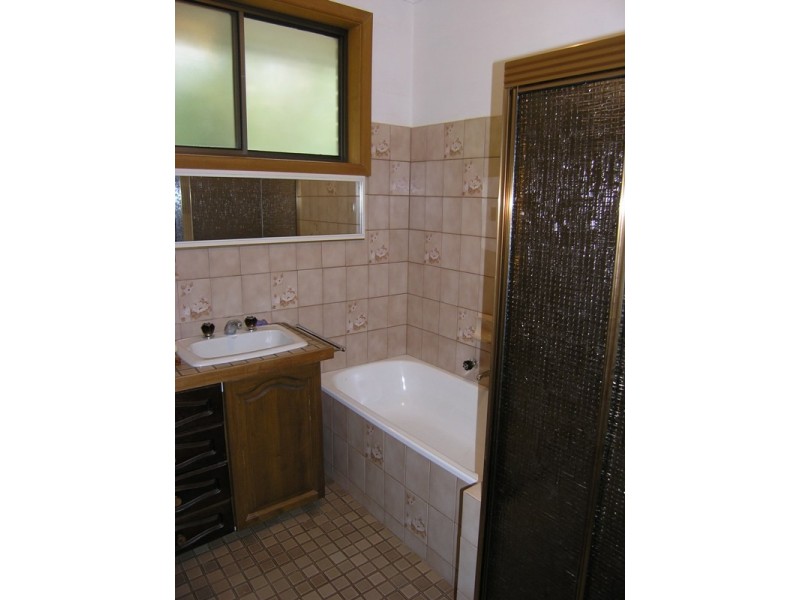 43 Delany Avenue, Bright VIC 3741