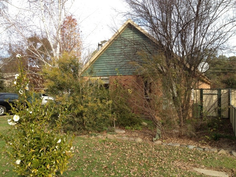 8 Lumley Dve, Bright VIC 3741