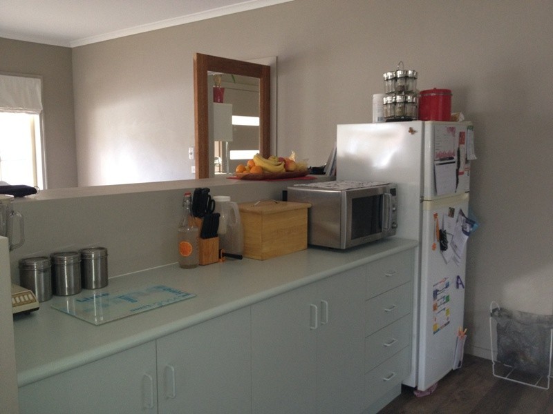 8 Lumley Dve, Bright VIC 3741