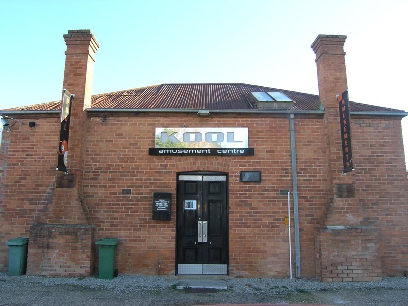 23-25 Wills Street, Bright VIC 3741