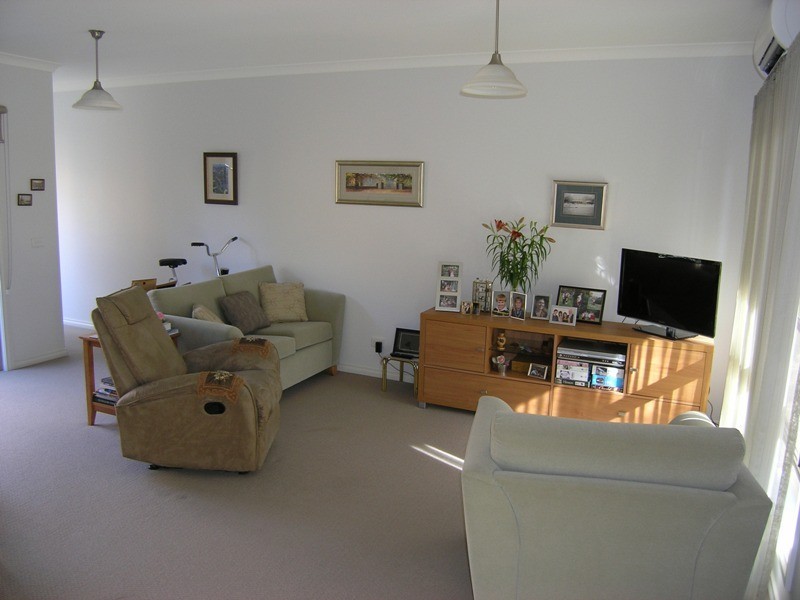 8 Mill Road, Bright VIC 3741