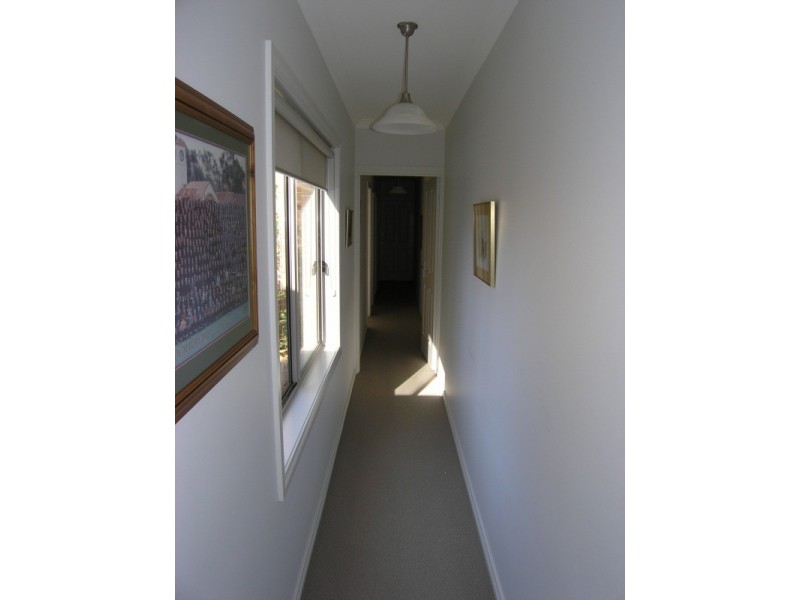 8 Mill Road, Bright VIC 3741