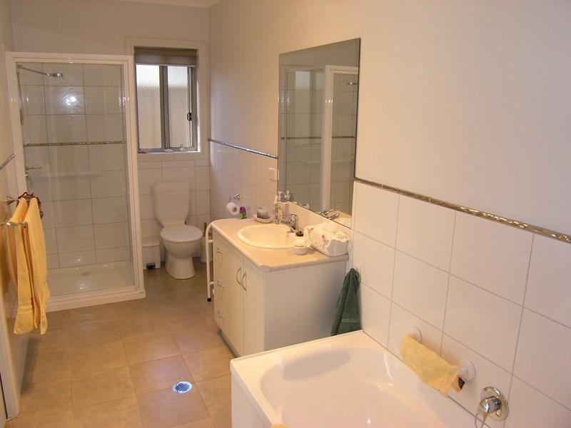 8 Mill Road, Bright VIC 3741