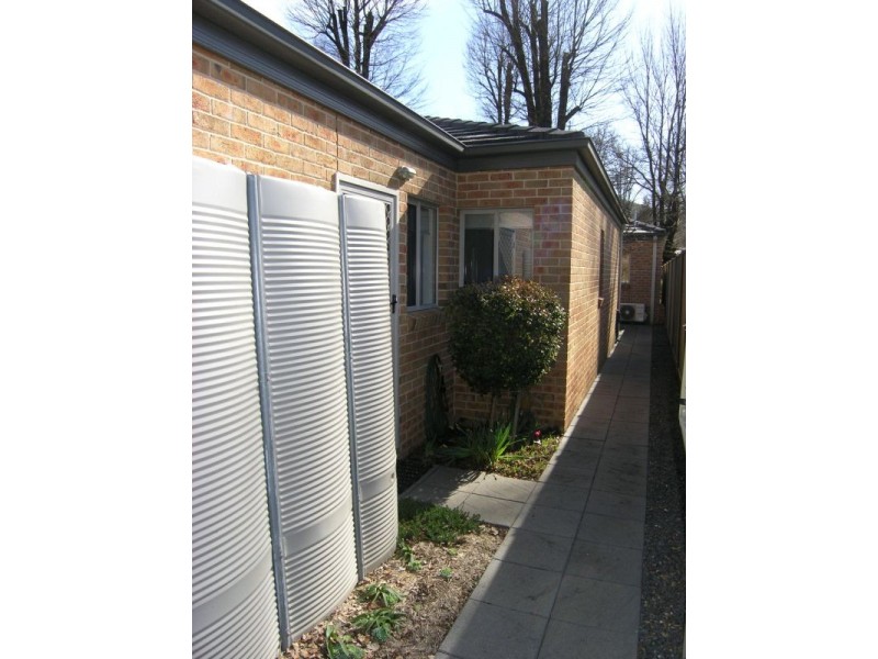 8 Mill Road, Bright VIC 3741