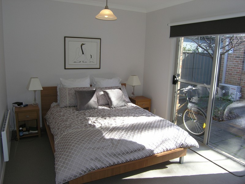 8 Mill Road, Bright VIC 3741