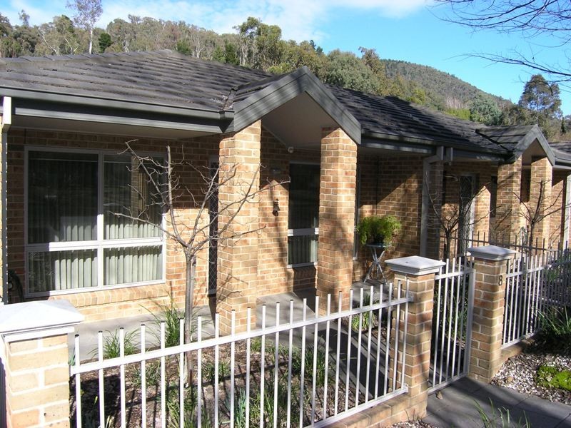 8 Mill Road, Bright VIC 3741