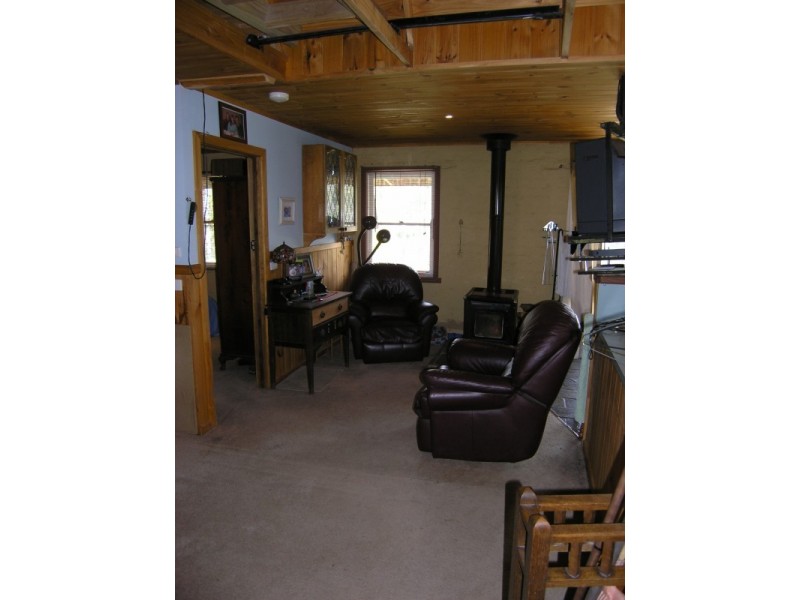 614 Morses Creek Road, Wandiligong VIC 3744