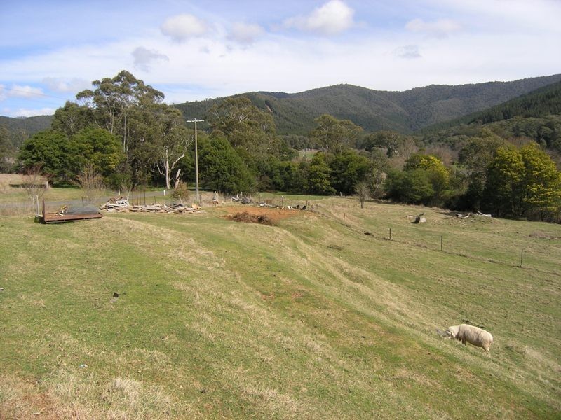 614 Morses Creek Road, Wandiligong VIC 3744