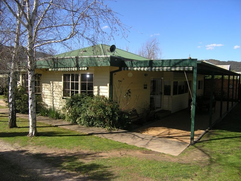 12A Park Street, Bright VIC 3741