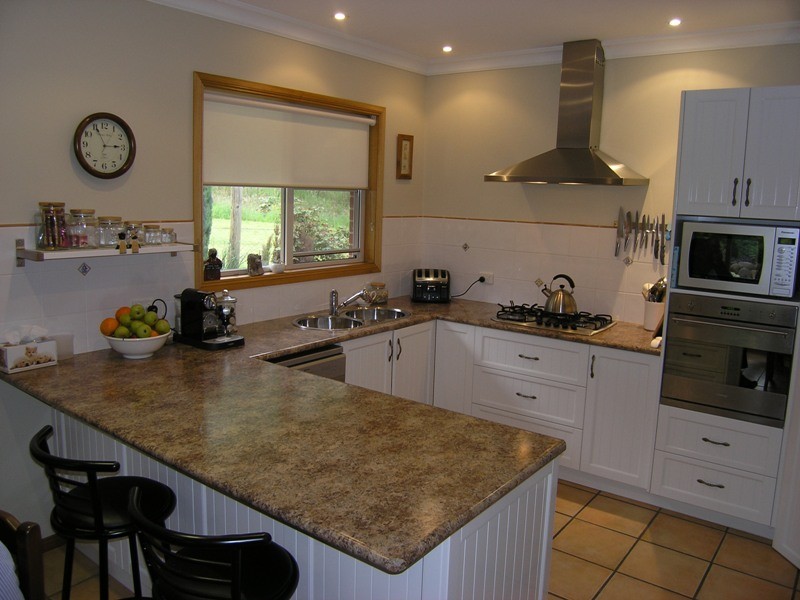 8 Lachlan Court, Bright VIC 3741