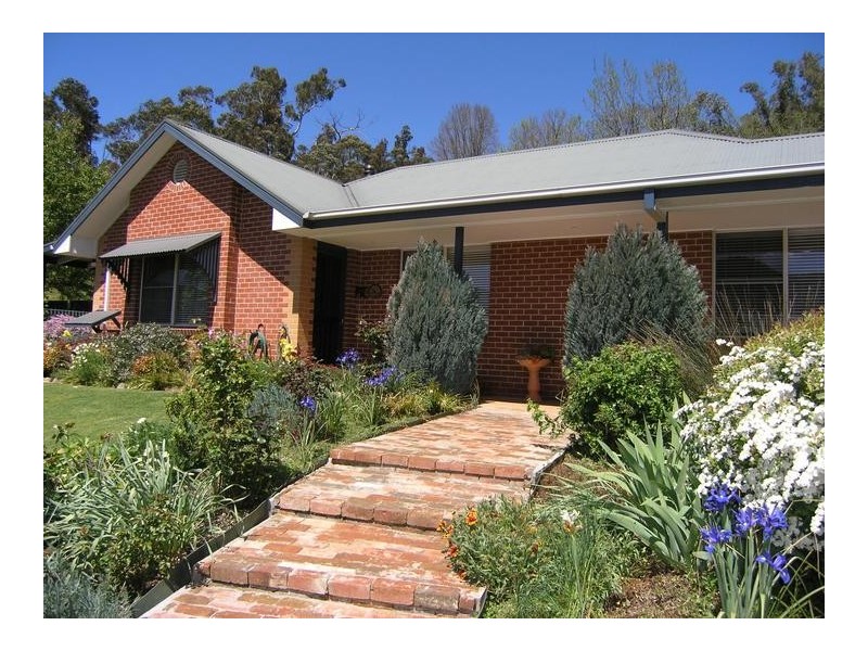8 Lachlan Court, Bright VIC 3741