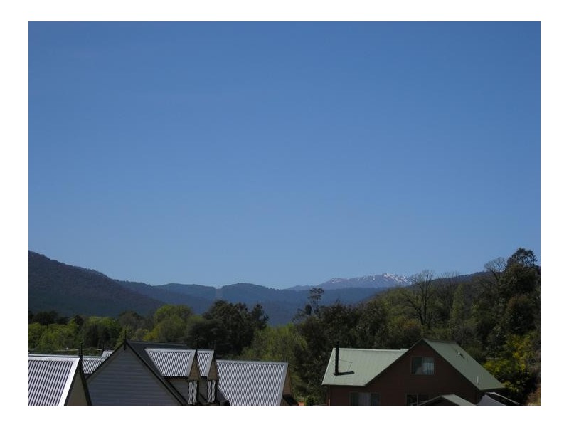 8 Lachlan Court, Bright VIC 3741