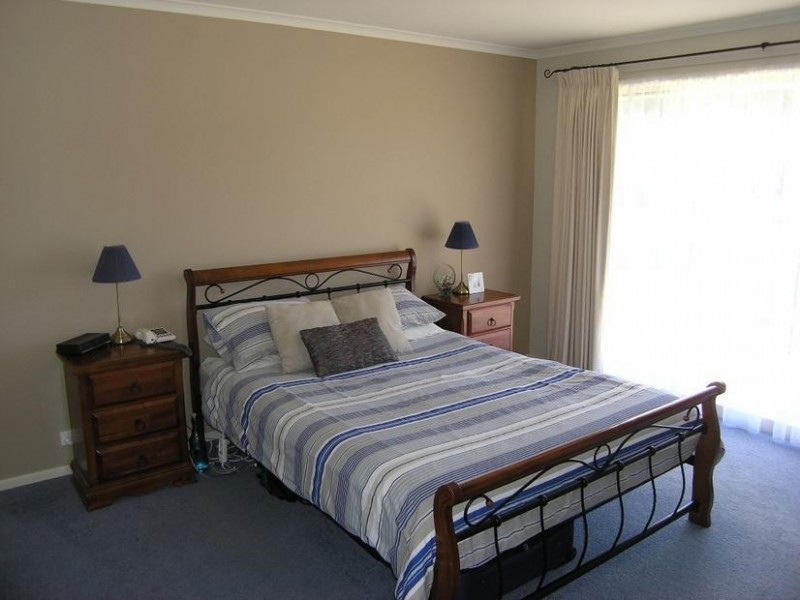 23 Norman Court, Bright VIC 3741