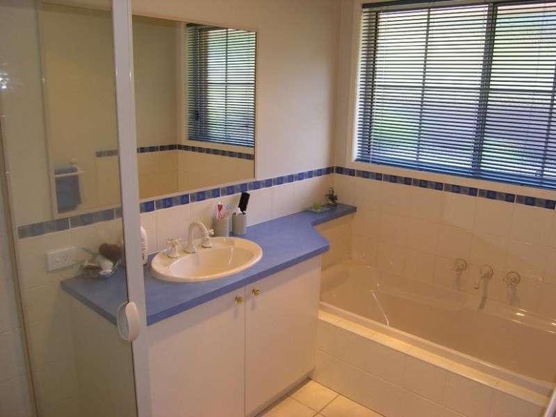 23 Norman Court, Bright VIC 3741