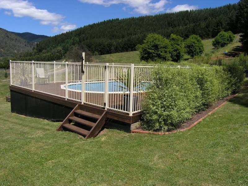 23 Norman Court, Bright VIC 3741