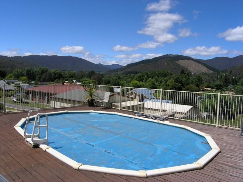 23 Norman Court, Bright VIC 3741